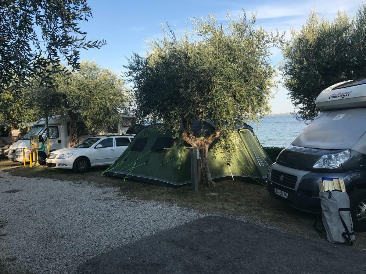 فندق Moniga del Gardaفي  Camping Porto Srl المظهر الخارجي الصورة